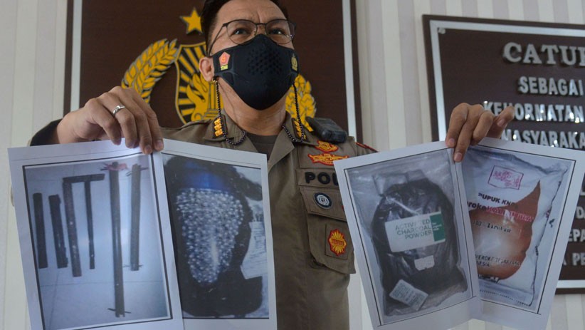 Densus 88 Tangkap 5 Terduga Teroris Pembuat Bom di Aceh - Bagian 1