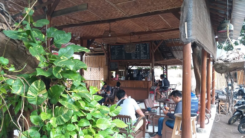 title Merugi, Pemilik Kedai Kopi di Probolinggo Minta Pembatasan Jam Operasional Direvisi Merugi, Pemilik Kedai Kopi di Probolinggo Minta Pembatasan Jam Operasional Direvisi