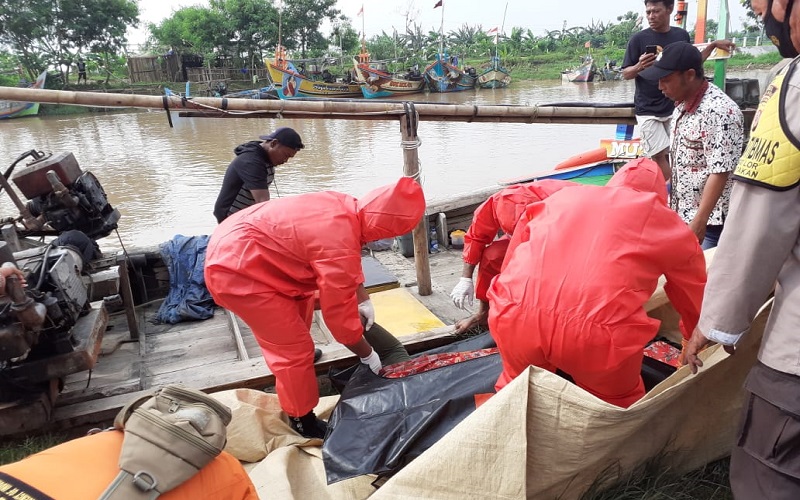 Jatuh saat Melaut, Nelayan Kapetakan Cirebon Ditemukan Meninggal