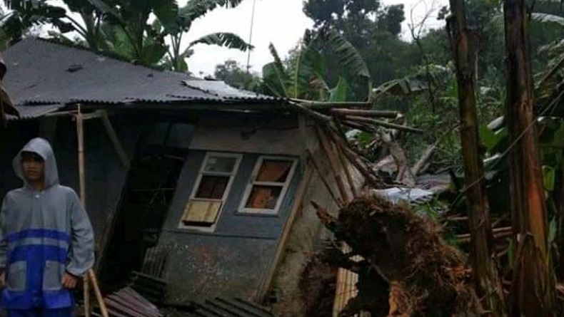 Angin Puting Beliung Terjang Purbaratu Tasikmalaya, Puluhan Rumah Rusak