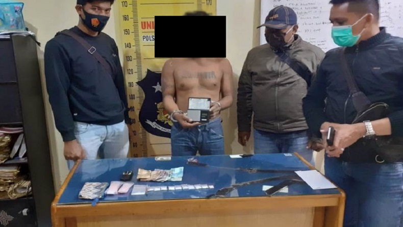 title Polisi Tangkap Bandar Narkoba di Asahan, 11 Paket Sabu Disita Polisi Tangkap Bandar Narkoba di Asahan, 11 Paket Sabu Disita