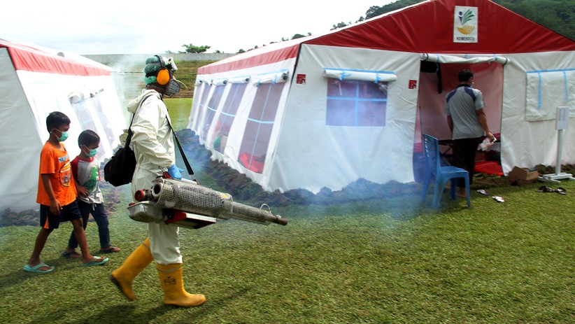 Cegah Penyakit DBD, Tenda Pengungsi Gempa Mamuju Difogging - Bagian 2