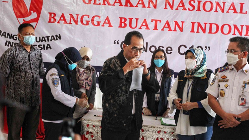 Menhub Jajal Alat Pendeteksi Covid GeNose di Terminal Kampung Rambutan - Bagian 1
