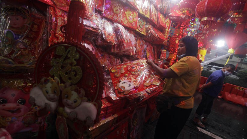 Pernak-pernik Imlek Warnai Kawasan Pecinan Glodok - Bagian 3