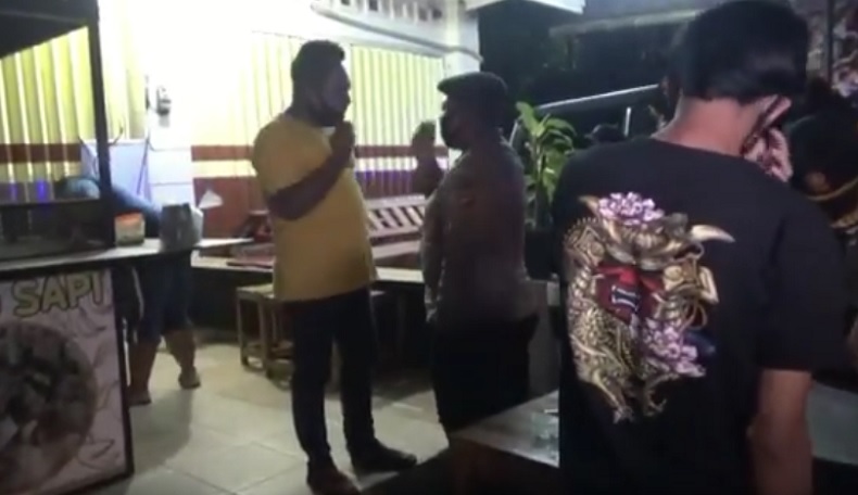 Menolak Dibubarkan, Pemilik Warung Makan di Denpasar Balik Marahi Tim Gabungan