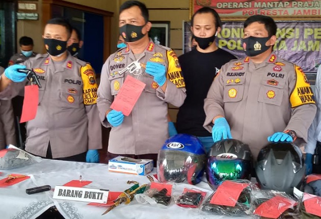 Buron 1 Bulan, 3 Perampok Bersenpi di Jambi Ditembak Polisi