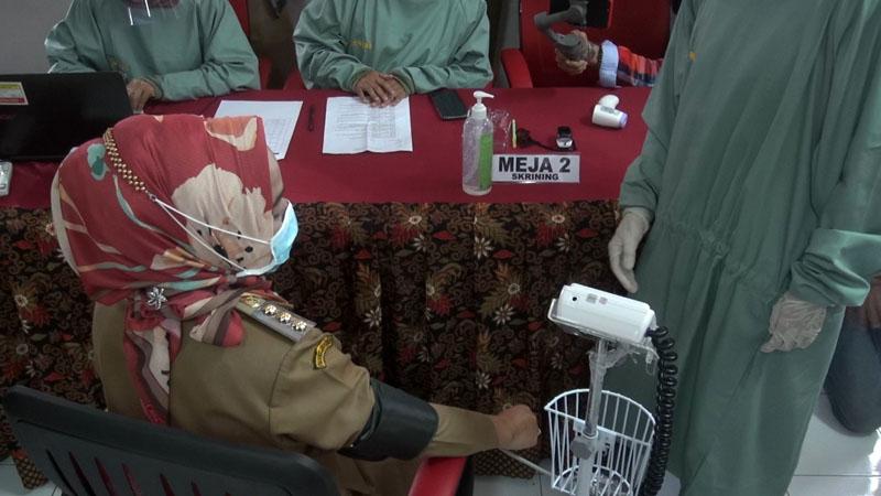 Tensi di Atas Normal, Bupati Brebes Idza Priyanti Gagal Disuntik Vaksin Covid