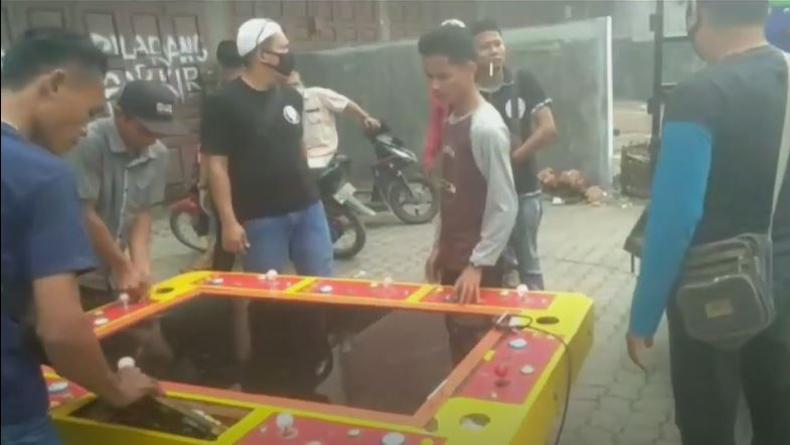 title Polisi Gerebek Lokasi Judi di Medan Labuhan, 2 Mesin Tembak Ikan Disita Polisi Gerebek Lokasi Judi di Medan Labuhan, 2 Mesin Tembak Ikan Disita