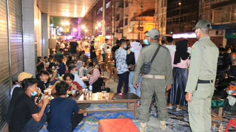 title Bubarkan Keramaian, Satgas Covid-19 Medan: Kami Tak Ada Maksud Matikan Usaha Pedagang Bubarkan Keramaian, Satgas Covid-19 Medan: Kami Tak Ada Maksud Matikan Usaha Pedagang
