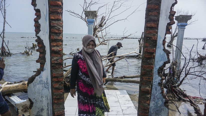 Rumah Warga Pekalongan Hancur akibat Abrasi