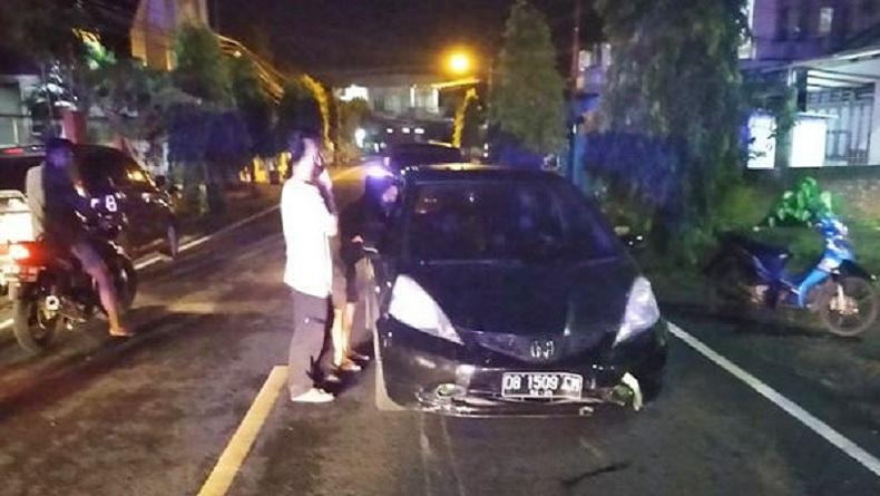 Diduga Mabuk, Pengemudi Mobil hilang Kendali Tabrak 2 Pengendara Motor di Sangihe