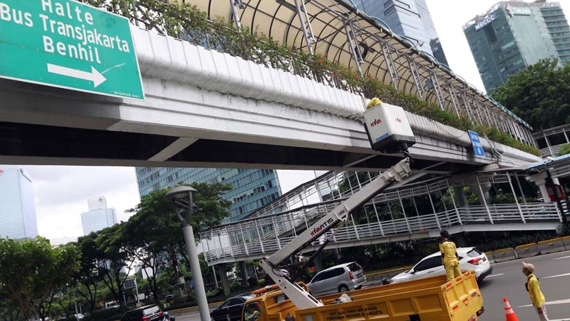 Perawatan JPO Sudirman agar Bersih dan Indah - Bagian 4