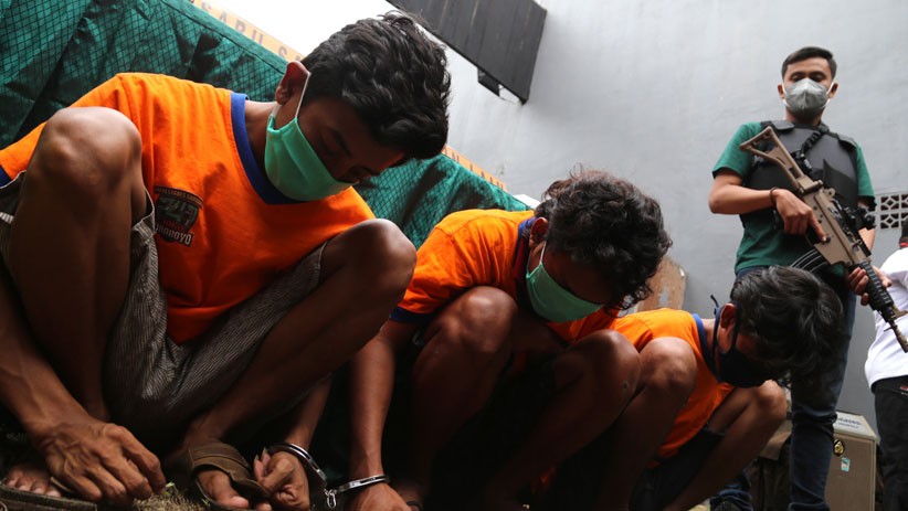 Polrestabes Surabaya Gagalkan Peredaran 8 Kg Sabu Jaringan Jawa-Sumatera - Bagian 4