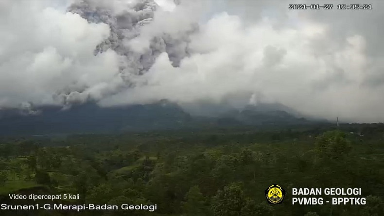 Gunung Merapi Semburkan Awan Panas, PVMBG Ingatkan Potensi Lahar