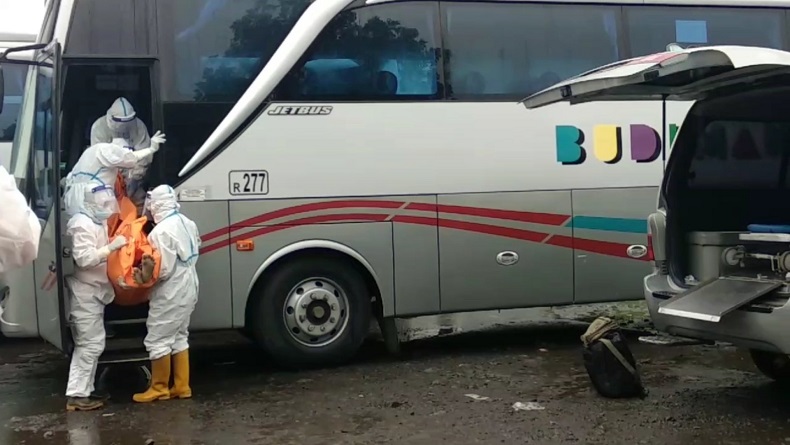 Penumpang Meninggal di Bus Cikarang-Tasikmalaya, Evakuasi Berlangsung Dramatis