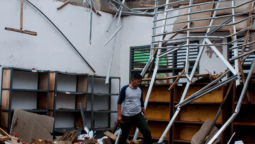 Atap Gedung SMAN 12 Pandeglang Ambruk Diterjang Angin Kencang - Bagian 1