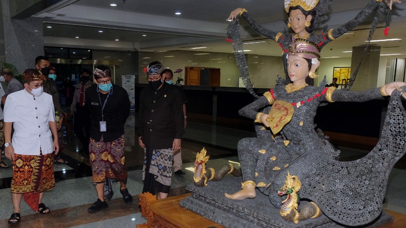 Sandiaga Uno Resmi Berkantor di Bali, Begini Aktivitasnya - Bagian 2