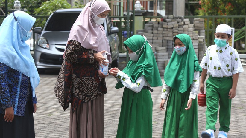 Pelajar SD Surabaya Sumbang Isi Celengan untuk Korban Bencana, Terkumpul Rp13 Juta - Bagian 5