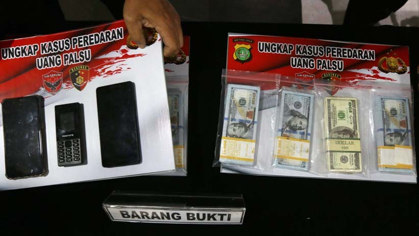 Penampakan Uang Palsu 100.000 Dolar AS Diamankan Polres Bandara Soekarno Hatta - Bagian 2