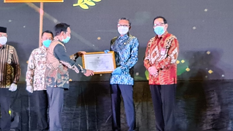 Sulsel Terima Penghargaan Kategori Baik Pertama Tingkat Provinsi