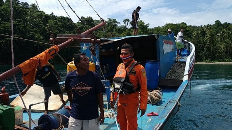 11 Nelayan Maluku Tengah Berhasil Dievakuasi Tim SAR dari Tengah Laut usai Kapal Patah Kemudi