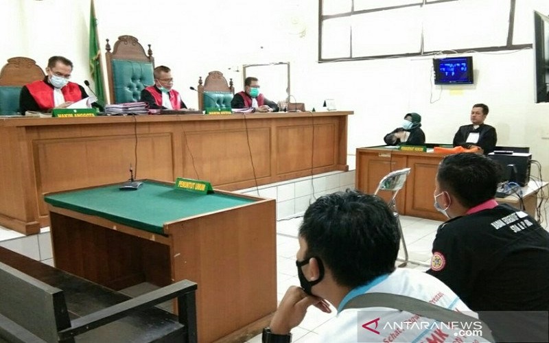 Rusak Mobil Polisi, 5 Mahasiswa Pendemo Omnibus Law di Palembang Divonis Percobaan 