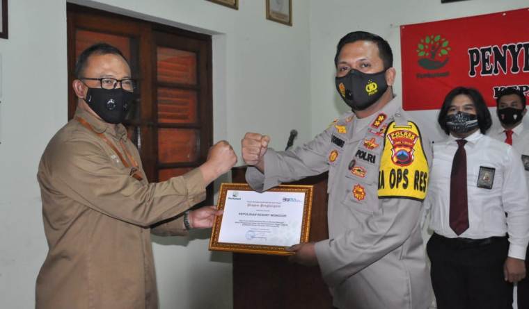 Perhutani Berikan Piagam Penghargaan kepada Polres Wonogiri 