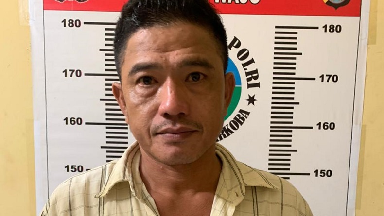 title Ditangkap Polisi, Pengedar Sabu Ini Simpan Narkoba di Tempat Tak Disangka-sangka Ditangkap Polisi, Pengedar Sabu Ini Simpan Narkoba di Tempat Tak Disangka-sangka