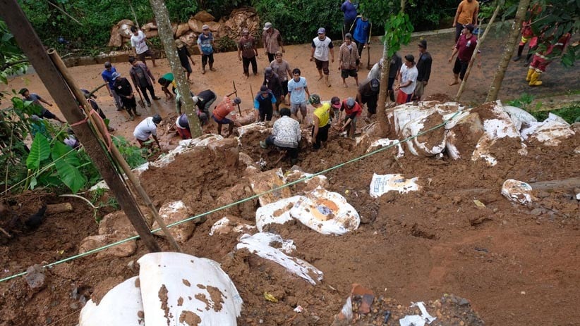 Empat Rumah Rusak akibat Tanah Longsor Temanggung - Bagian 1