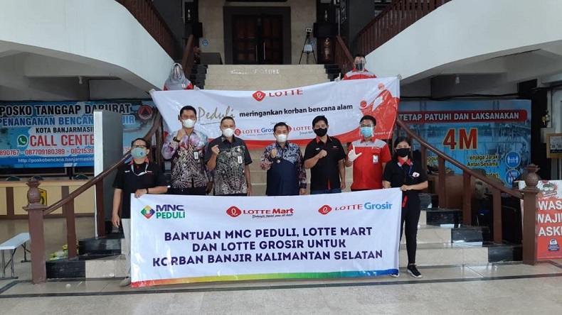 MNC Peduli, Lotte Mart dan Lotte Grosir Salurkan Bantuan kepada Korban Banjir di Kalsel