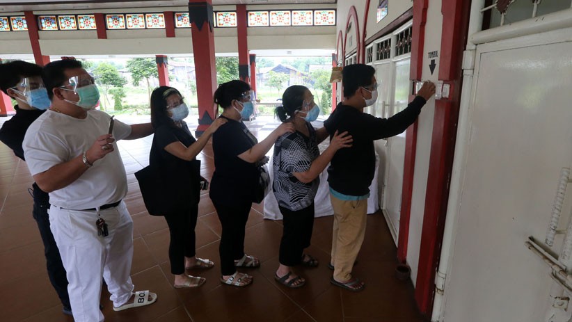 Ratusan Jenazah Korban Covid-19 Dikremasi di Krematorium Keputih Surabaya - Bagian 9