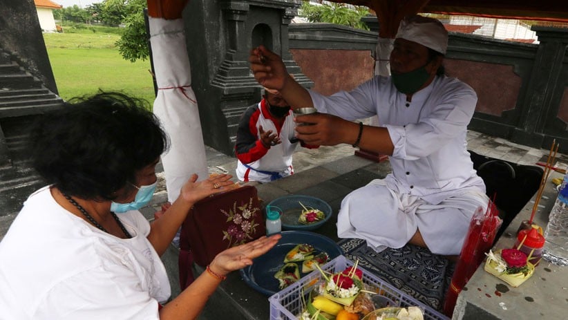 Upacara Hari Raya Saraswati Berlangsung Khidmat di Tengah Pandemi - Bagian 2