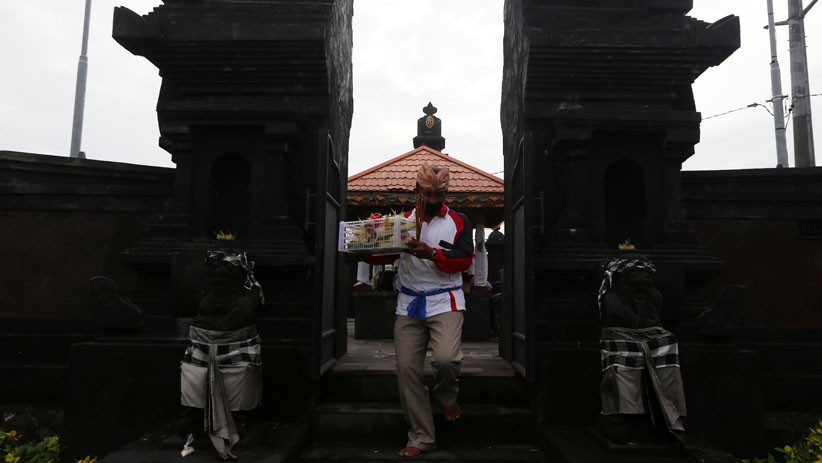 Upacara Hari Raya Saraswati Berlangsung Khidmat di Tengah Pandemi - Bagian 4