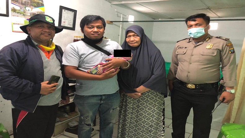 Heboh Penemuan Bayi Perempuan di Pinggir Parit Medan Polonia