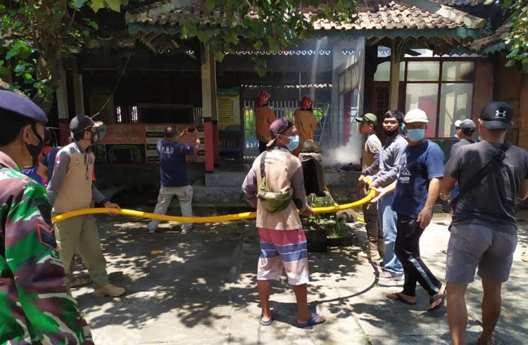Korsleting Listrik, Rumah Makan di Pantai Depok Bantul Terbakar