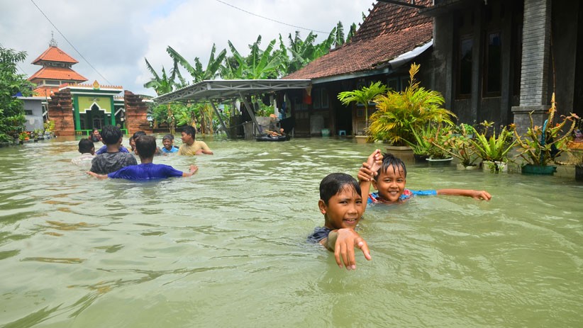 Sungai Wulan Meluap, Ratusan Rumah di Kudus Terendam Banjir - Bagian 2