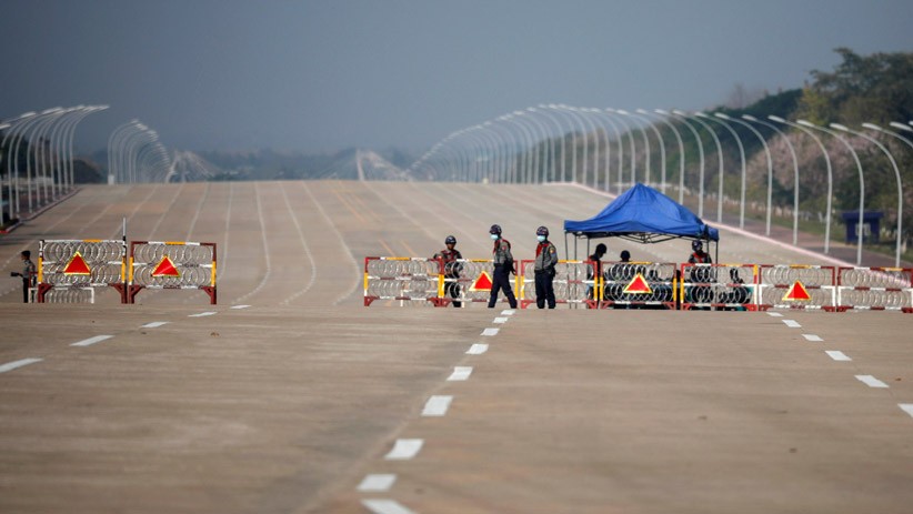 Myanmar Terapkan Darurat Militer, Begini Suasana Mencekam Jalanan Ibu Kota - Bagian 6