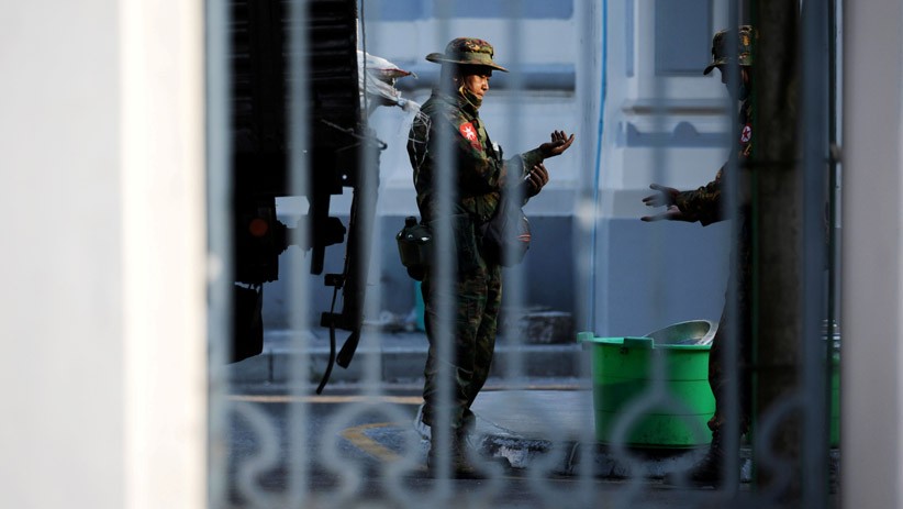 Myanmar Terapkan Darurat Militer, Begini Suasana Mencekam Jalanan Ibu Kota - Bagian 2