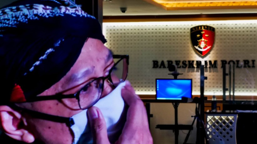 Ekspresi Abu Janda usai Diperiksa Bareskrim Polri - Bagian 2