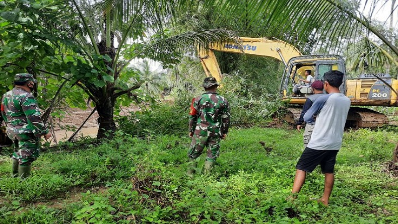 Mitigasi Bencana, Kodim 1314-Pemda Gorontalo Utara Keruk Sungai dan Bangun Tanggul