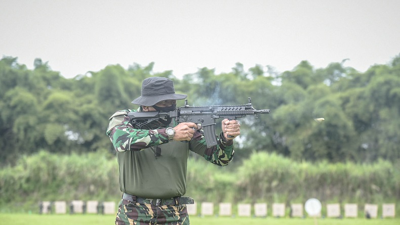Melihat Kehebatan Senjata SS2 Pindad Keluaran Terbaru, Bisa Muntahkan 700 Peluru per Menit