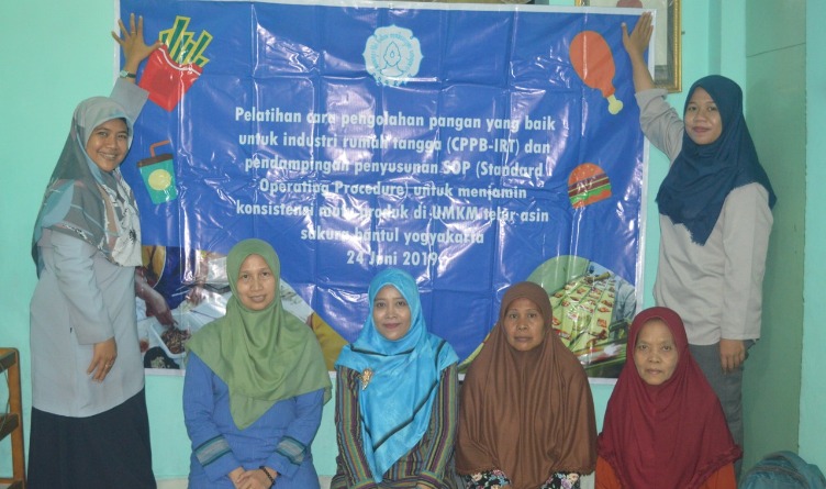 Peneliti UNS Ciptakan Telur Asin Rendah Sodium dengan Ekstrak Daun Jati 