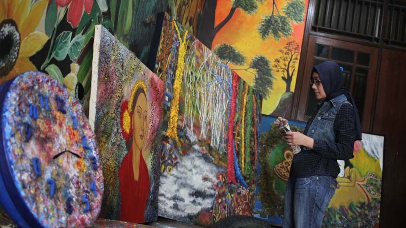 Lukisan Berbahan Dasar Serbuk Kayu Ini Dijual Rp45 Juta - Bagian 4