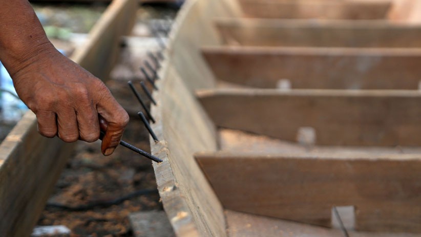 Membuat Perahu Tradisional Berbahan Kayu Bangkirai - Bagian 3