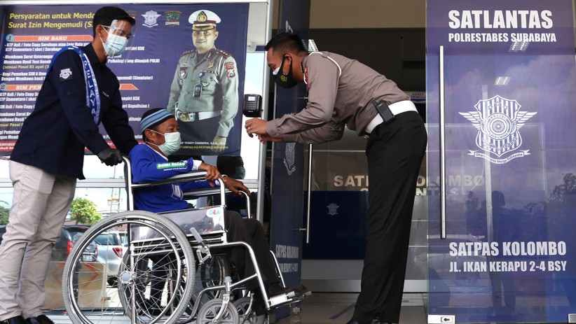 Melihat Penyandang Disabilitas Mengurus Pembuatan SIM di Satpas Colombo Surabaya - Bagian 3