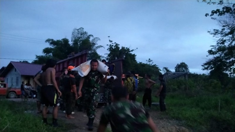 title Sungai Meluap, Banjir Landa Sejumlah Daerah di Kapuas Hulu  Sungai Meluap, Banjir Landa Sejumlah Daerah di Kapuas Hulu