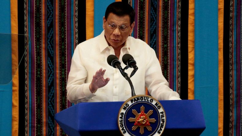 Sempat Diisukan Stroke hingga Meninggal, Presiden Duterte Muncul di Hadapan Publik