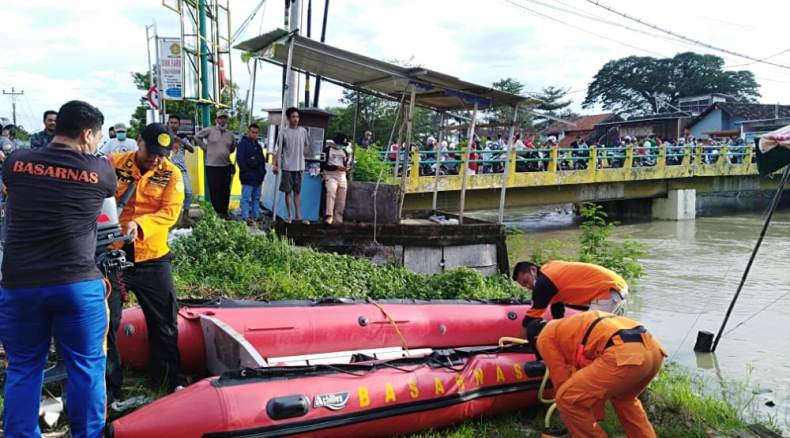 Santri Tenggelam di Sungai Jajar Demak Ditemukan Meninggal Dunia 