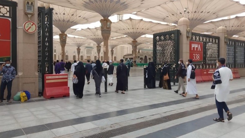  Nekat Merokok di Area Masjid Nabawi, Jemaah Haji Ini Nyaris Ditangkap Polisi Saudi 