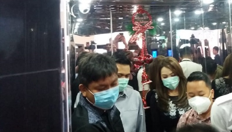 Pamer Pakai Jam Tangan Sama dengan Michaela Elsiana Paruntu, James Arthur ke Wartawan: Aman! 